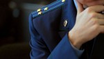 С учетом позиции прокуратуры Дзержинского района суд избрал меру пресечения в виде заключения под стражу 42-летнему местному жителю, обвиняемому в покушении на убийство